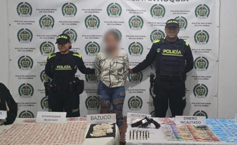 Mujer fue capturada en Abejorral con más de mil dosis listas para la venta