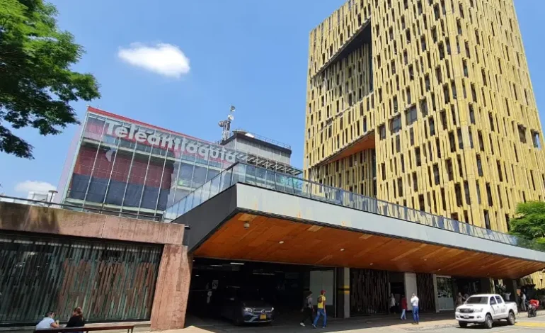 Teleantioquia denuncia retraso en el giro de recursos del Ministerio TIC en Medellín.