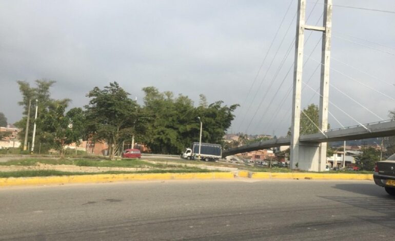 Cierre vial en la glorieta Cuatro Esquinas de Rionegro por mantenimiento de la malla vial – Archivo Entre Ceja y Ceja