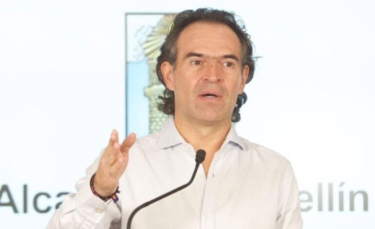 El alcalde de Medellín, Fico Gutiérrez, denunció que las marchas pro-Palestina serían usadas para encubrir corrupción ligada al Quinterato y desestabilizar ciudades opositoras.