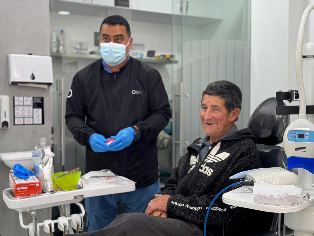 Alcalde Juan Diego Zuluaga lidera programa para mejorar la salud visual y dental de los adultos mayores en Sonsón