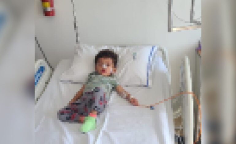 Madre de La Ceja pide ayuda para viajar con su hijo enfermo a Estados Unidos.