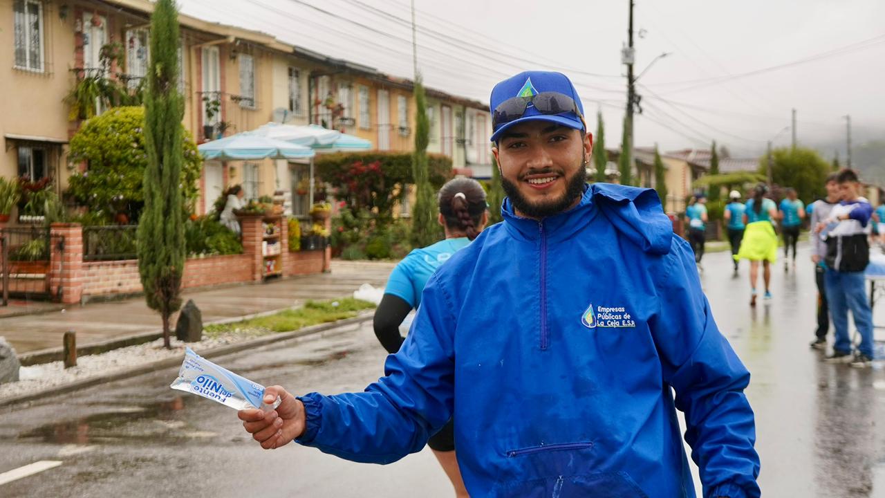 Empresas Públicas de La Ceja apoyó la Media Maratón Internacional 2025 con un equipo de 38 colaboradores