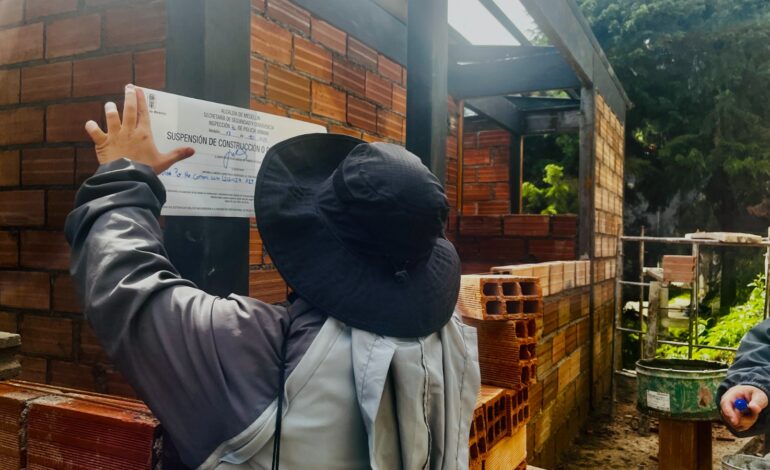 Construcciones sin licencia en vereda El Jardín, Altavista, Medellín.