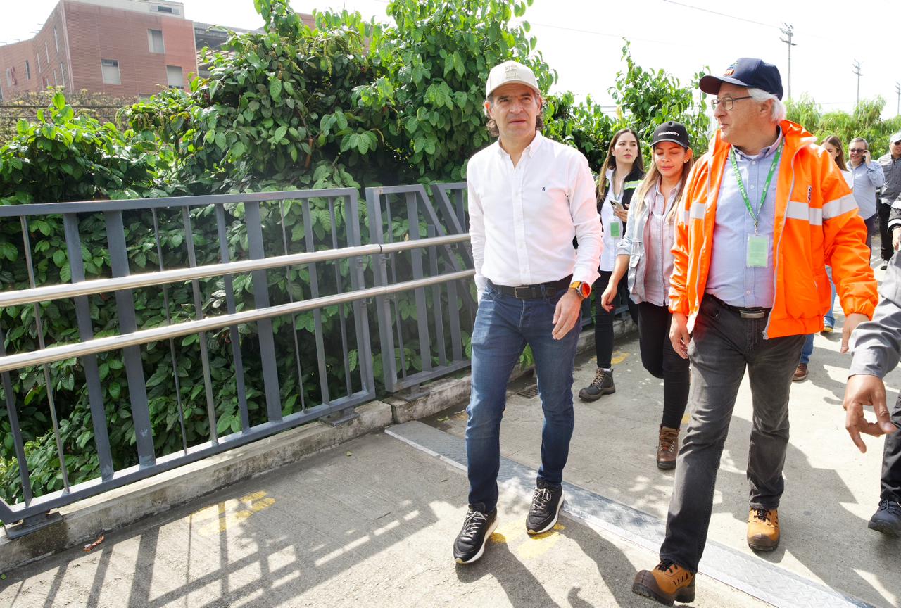 Alcalde Federico Gutiérrez informa avances en la reparación del tramo afectado del Metro de Medellín por socavación
