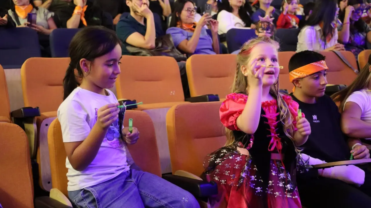 En Medellín, médicos crean un momento inolvidable de música y alegría para los niños hospitalizados