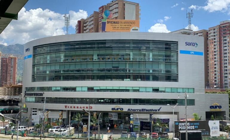 EPS SURA rechaza señalamientos de Petro: “solo atendemos personas vivas”