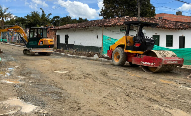Atención: En La Ceja cierran temporalmente calles 15 y 16 mientras avanzan trabajos de pavimentación y reposición de redes