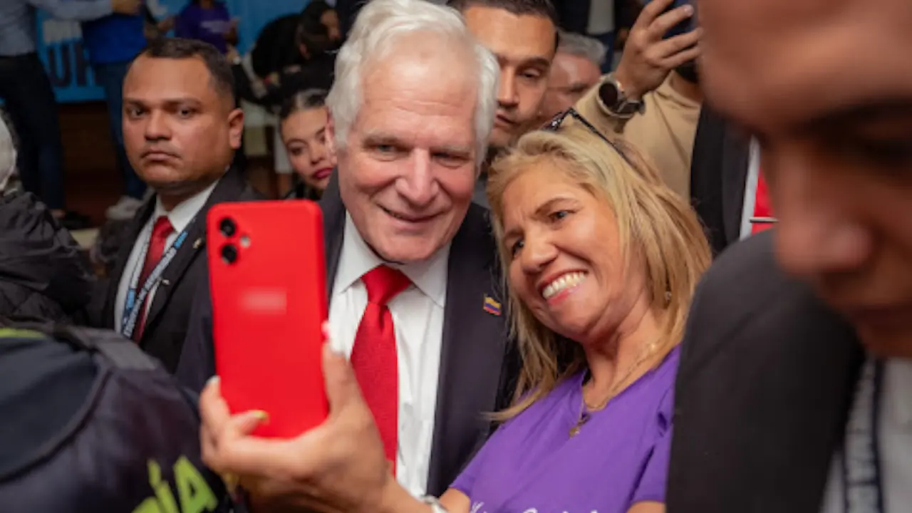 Miguel Uribe celebra su cumpleaños reafirmando su compromiso con la esperanza y la seguridad de Colombia
