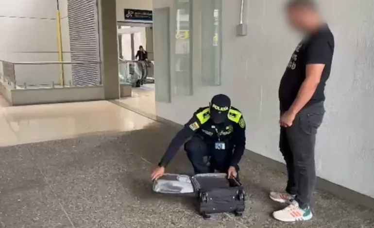 Autoridades reportan captura de dos hombres en el aeropuerto José María Córdova tras hallazgo de paquetes con cocaína