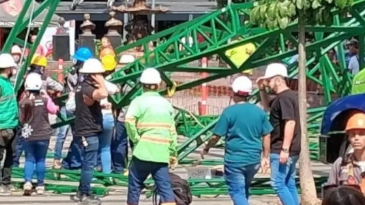Caída inesperada de estructura navideña en Envigado dejó lesionados