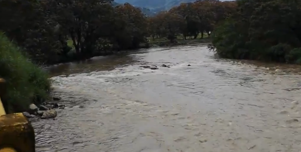 Hallan el cuerpo de una mujer en el río Medellín, en zona rural de Barbosa