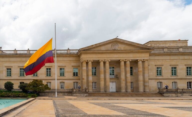 Distribución ideológica en Colombia según encuesta Polimétrica noviembre 2025 – centro político 45 %