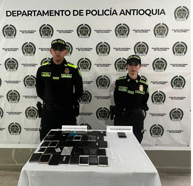 Policía interviene comercios y frena el comercio ilegal de teléfonos que afectaba a la comunidad