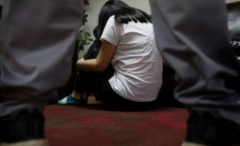 Fingió ser mujer y abusó de una niña. Le esperan 14 años en prisión