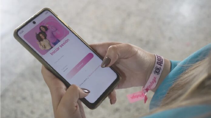 Presentación de la App Alerta Rosa en La Ceja como herramienta de protección para mujeres en riesgo.