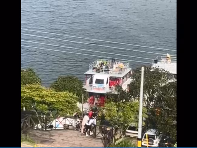 Turista muere y tres resultan heridas tras descarga eléctrica en embarcación en Embalse de Guatapé