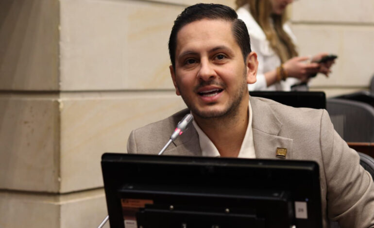 Senador Esteban Quintero exige claridad por presuntos acercamientos entre alias Calarcá y el Gobierno