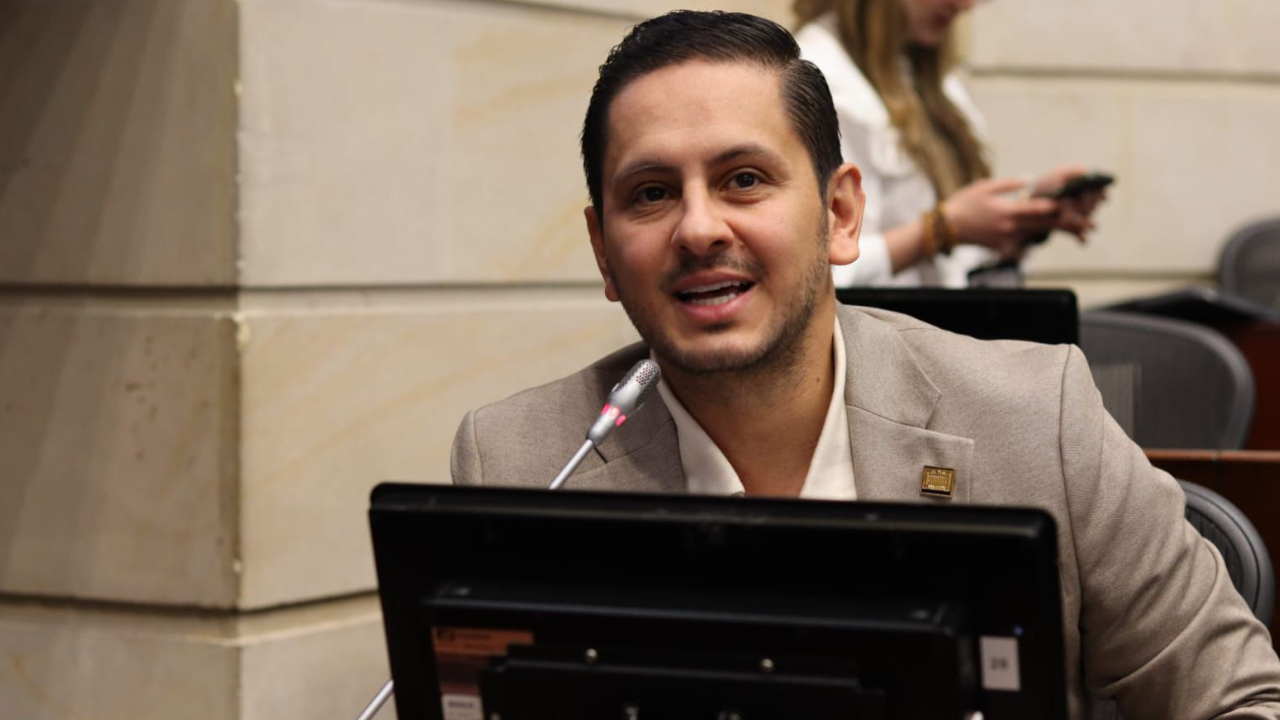 Senador Esteban Quintero exige claridad por presuntos acercamientos entre alias Calarcá y el Gobierno