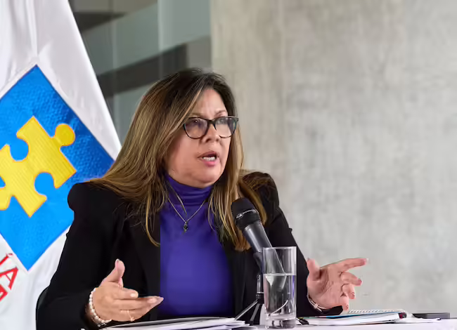 Luz Adriana Camargo, Fiscal General de la Nación, ordenando investigación por presuntos nexos de las disidencias de las FARC con el Ejército.