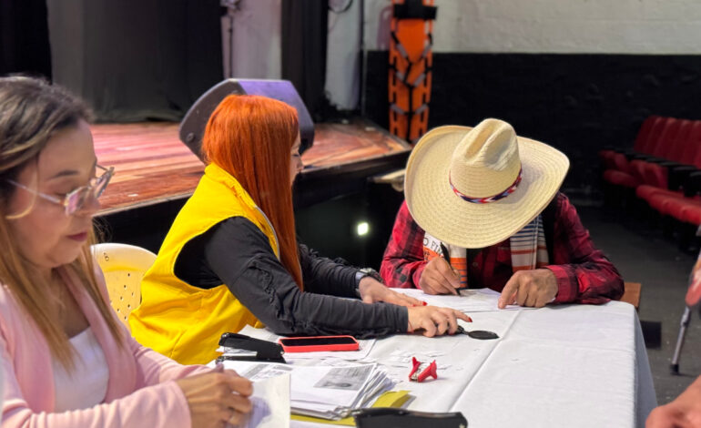 En La Ceja entregaron 55 cartas de indemnización a víctimas del conflicto armado.
