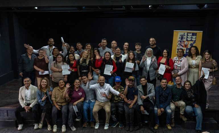 Alcaldía de El Carmen de Viboral entrega capital semilla a emprendimientos y organizaciones comunitarias.