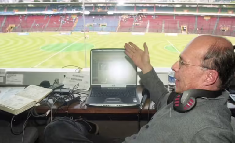 Carlos Antonio Vélez anuncia el fin de la señal AM de Antena 2, la primera radio deportiva de Colombia.