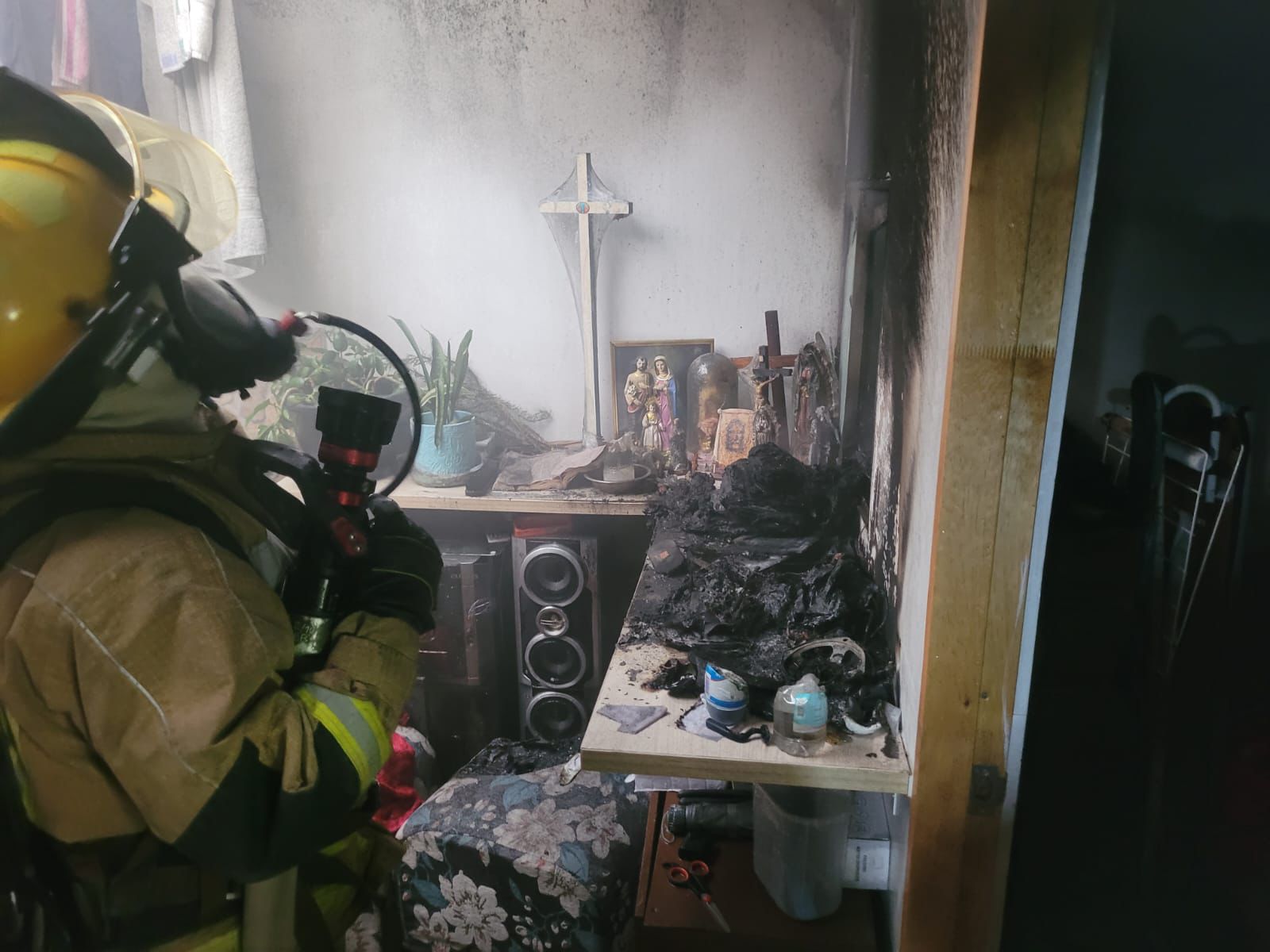 Bomberos Rionegro alerta por aumento de incendios en diciembre: una vela sin supervisión causó la última emergencia