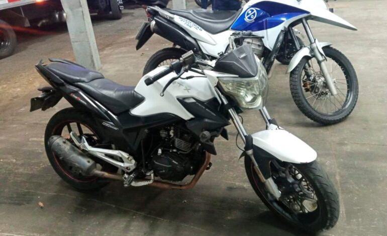 Agentes de tránsito y motociclistas involucrados en operativos donde se registraron agresiones en Medellín