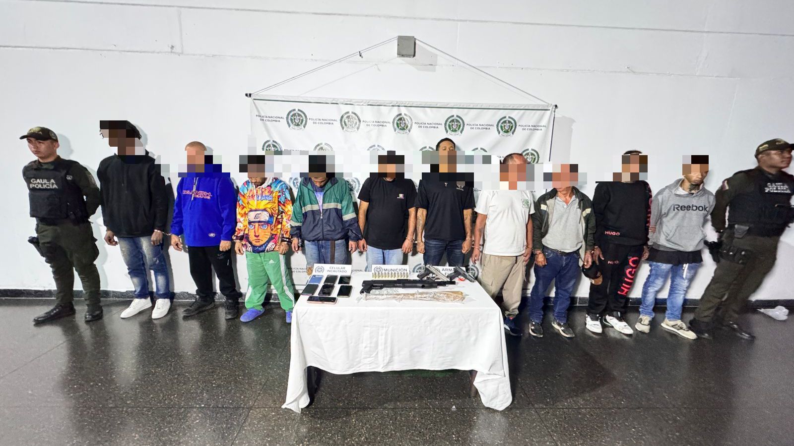Capturan a 11 criminales que extorsionaban, torturaban y desplazaban familias en Medellín