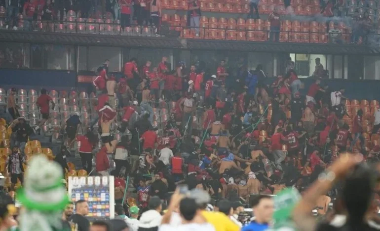 Autoridades investigan disturbios en el estadio Atanasio Girardot tras final del fútbol colombiano.