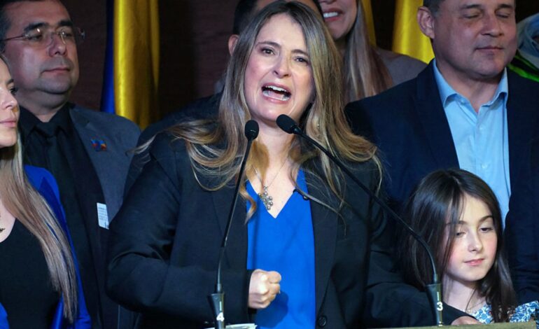 Álvaro Uribe anuncia a Paloma Valencia como candidata presidencial del Centro Democrático