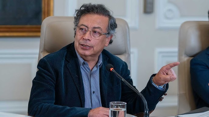 Gobierno de Colombia declara emergencia económica para enfrentar déficit fiscal y posibles impuestos.