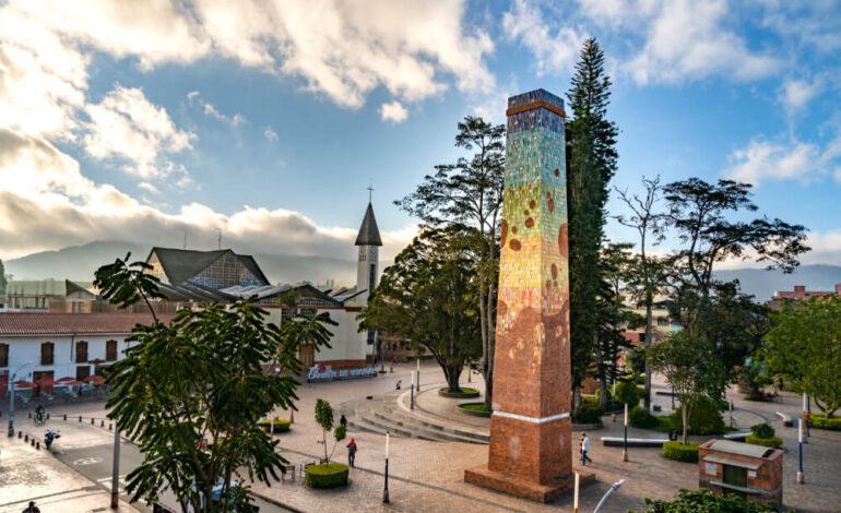 Parque principal de El Carmen de Viboral, municipio donde murió una turista mexicana durante la celebración de Navidad.