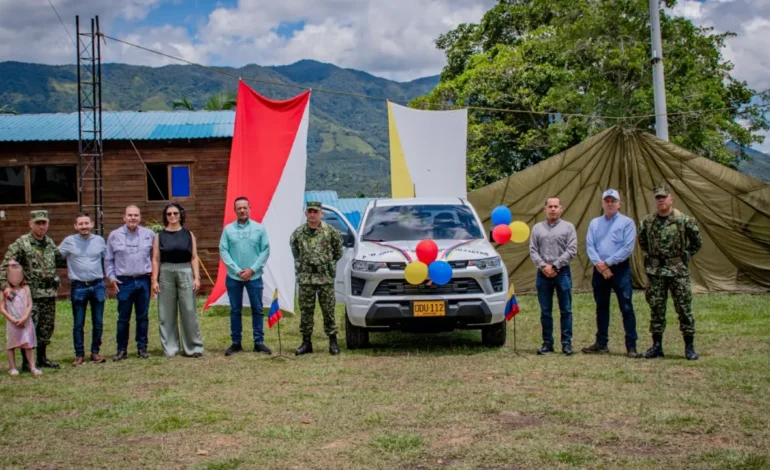 Alcaldía de San Carlos entrega camionetas y equipo para fortalecer el Ejército y la Policía