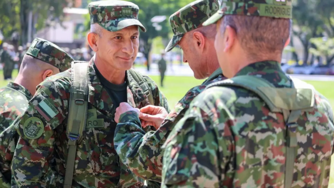 El Ejército Nacional realizó en Medellín la transmisión de mando de la Séptima División