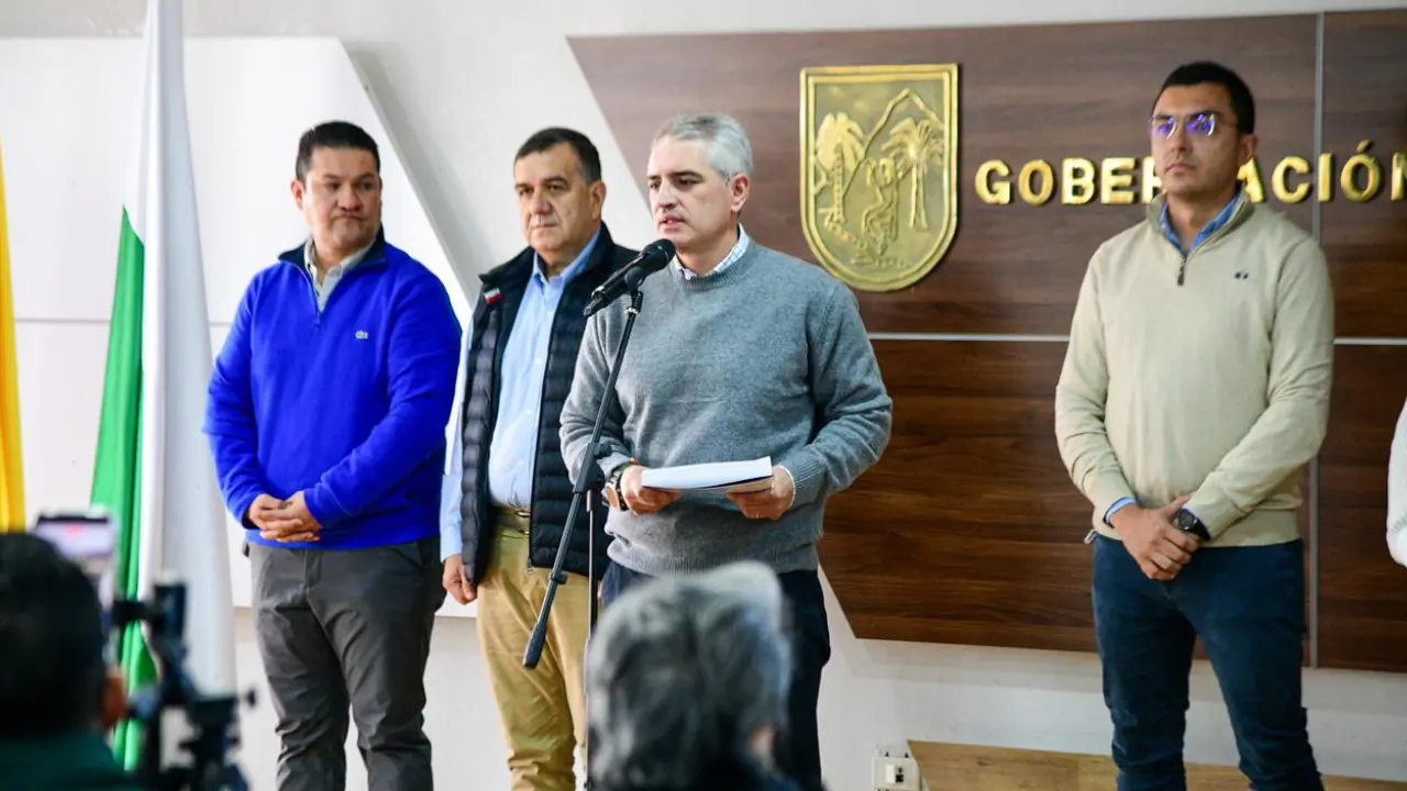 “Petro quiere cuadrar caja por cuenta de las regiones”, advierte el Gobernador de Antioquia