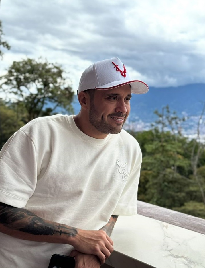 El hombre que conecta a los influencers más famosos con las marcas más cotizadas en Colombia