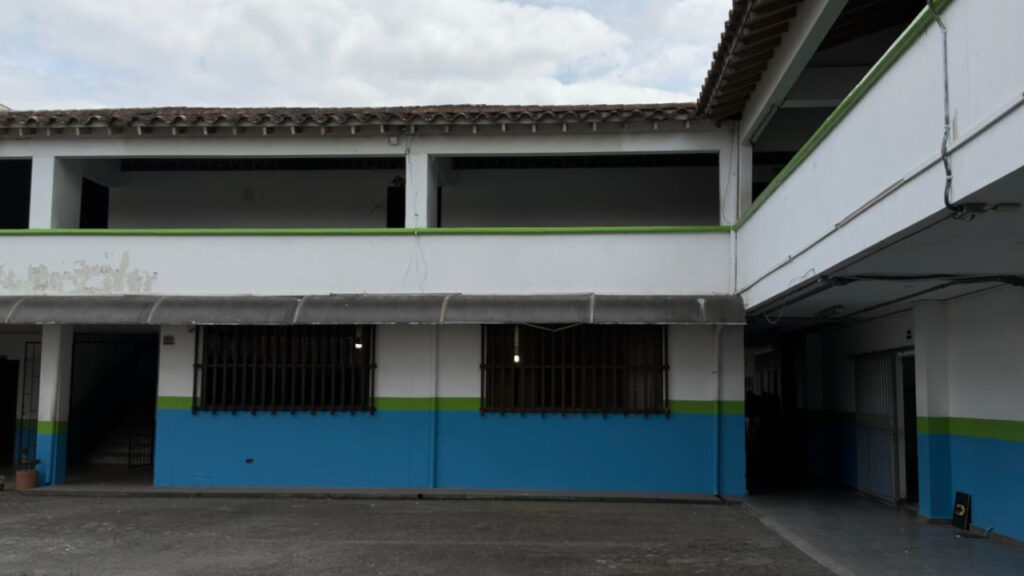Estudiantes volvieron a clases en La Ceja luego de trabajos en aulas y espacios comunes