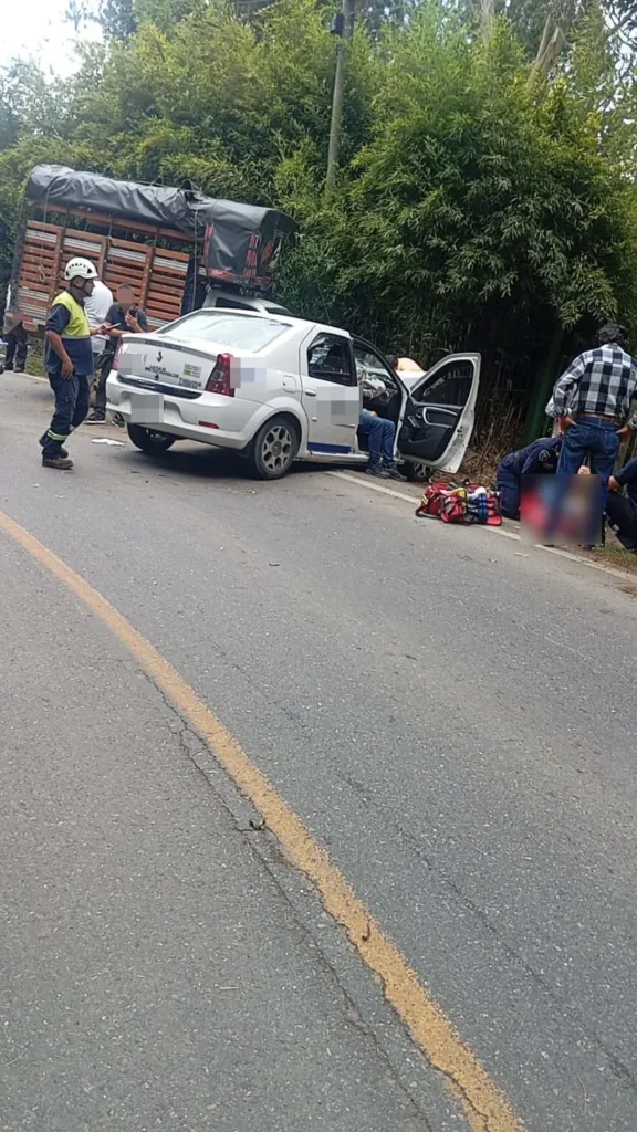 Cinco personas resultaron lesionadas tras accidente en el sector La Pastora, en jurisdicción de La Ceja