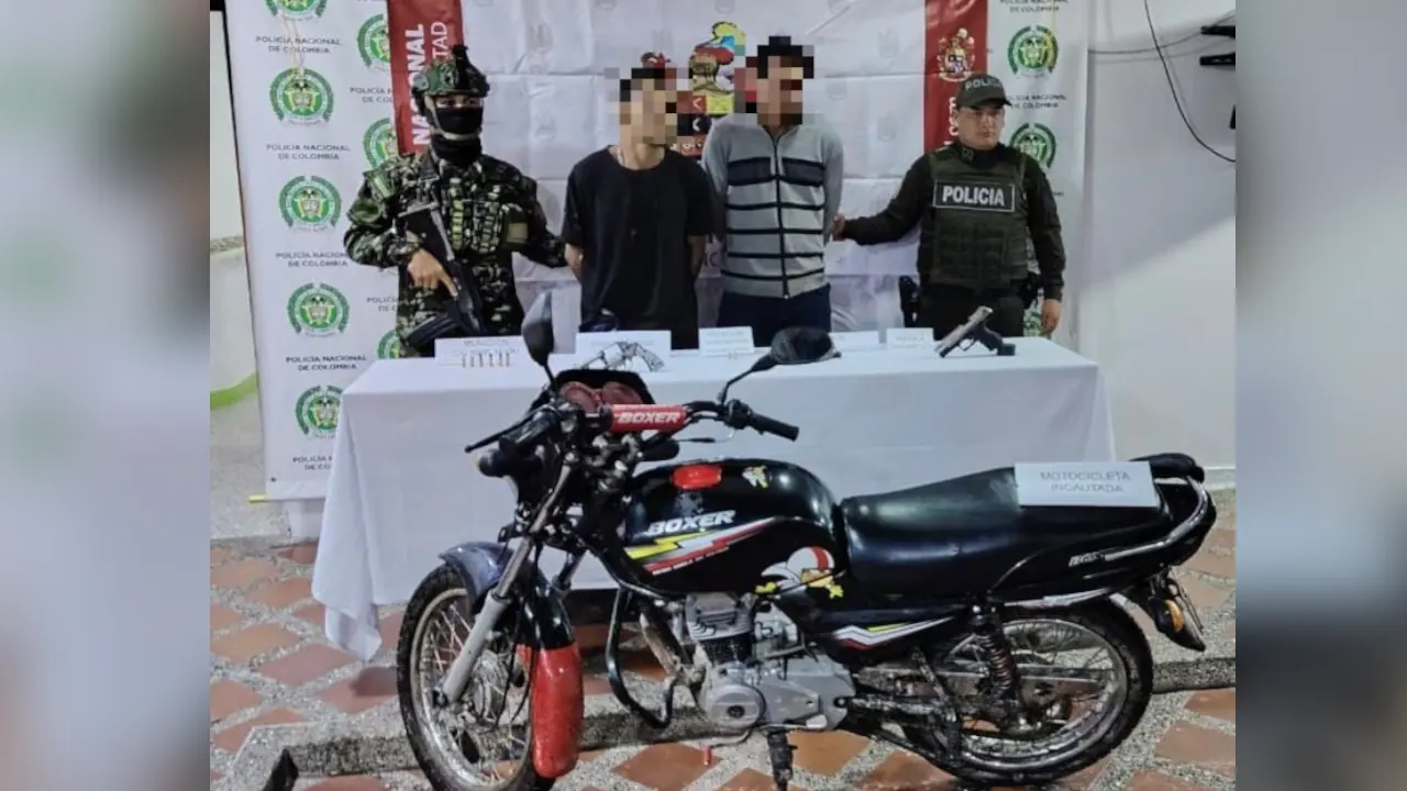 Capturados presuntos ladrones de buses en Amalfi tras operativo del Ejército y la Policía