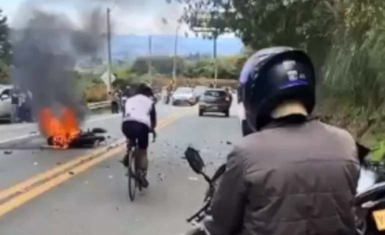 Choque de motos en la variante Las Palmas causó la muerte de una mujer