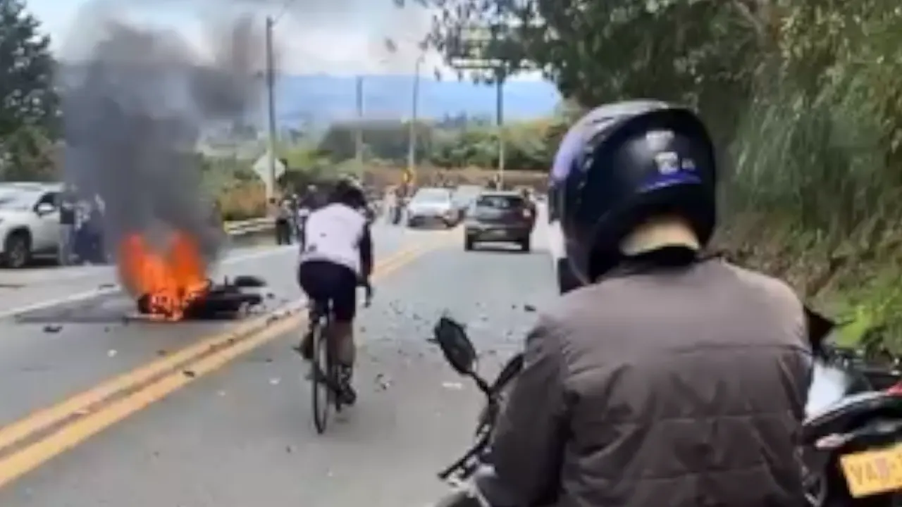 Choque de motos en la variante Las Palmas causó la muerte de una mujer