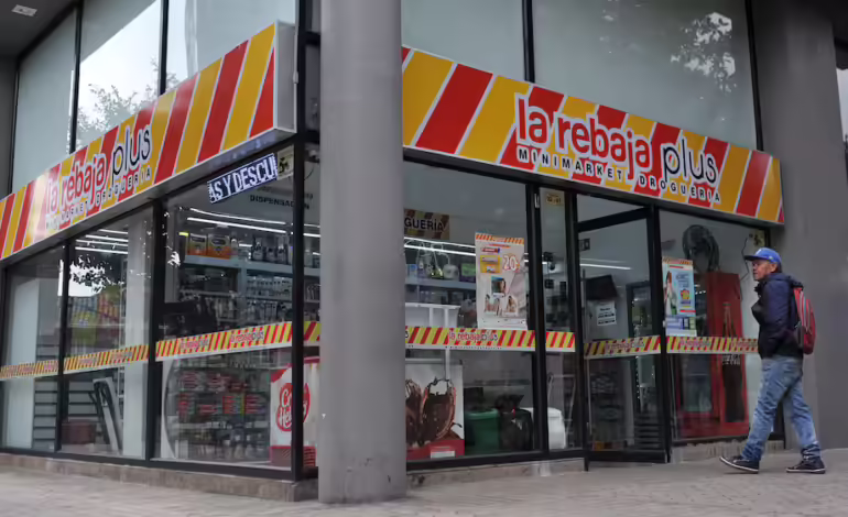 Drogas La Rebaja se consolida como gestor farmacéutico público en Colombia tras anuncio de SuperSolidaria