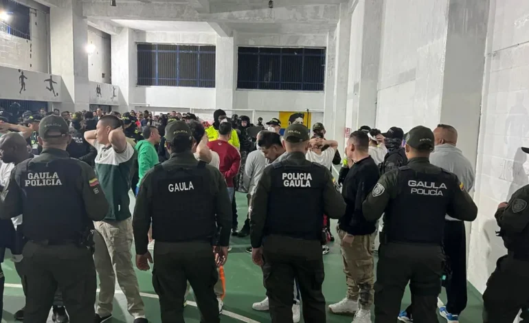 Incautan drogas, armas y celulares en cárcel de Medellín durante operativo de control
