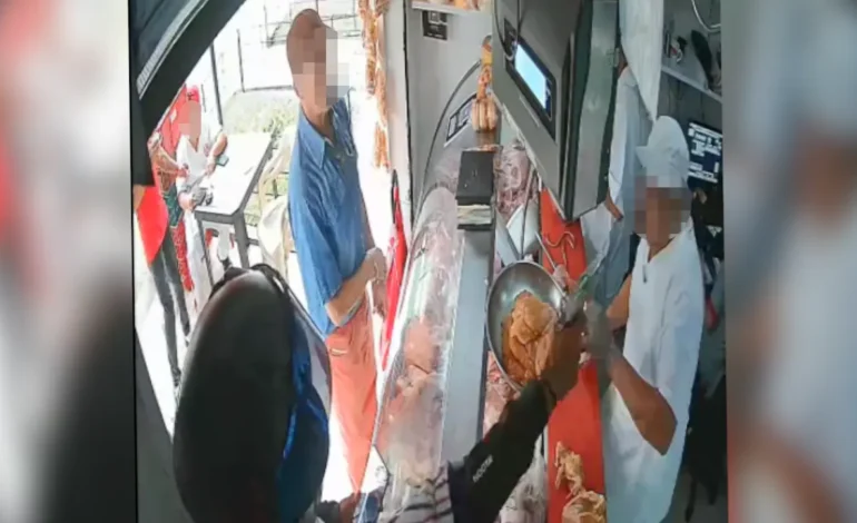 Sicario disparó a quemarropa contra un comerciante en Antioquia, pero el empleado de la víctima no lo dejó escapar