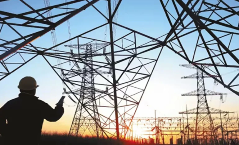 Colombia suspende la exportación de energía a Ecuador y anuncia aranceles a 20 productos ecuatorianos tras la imposición de un arancel del 30% por parte de ese país, en medio de tensiones comerciales y políticas regionales.