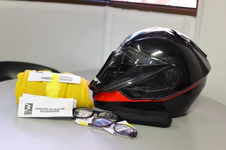 Los objetos más insólitos recuperados en el Metro de Medellín: desde $3 millones en efectivo a unos guantes de boxeo