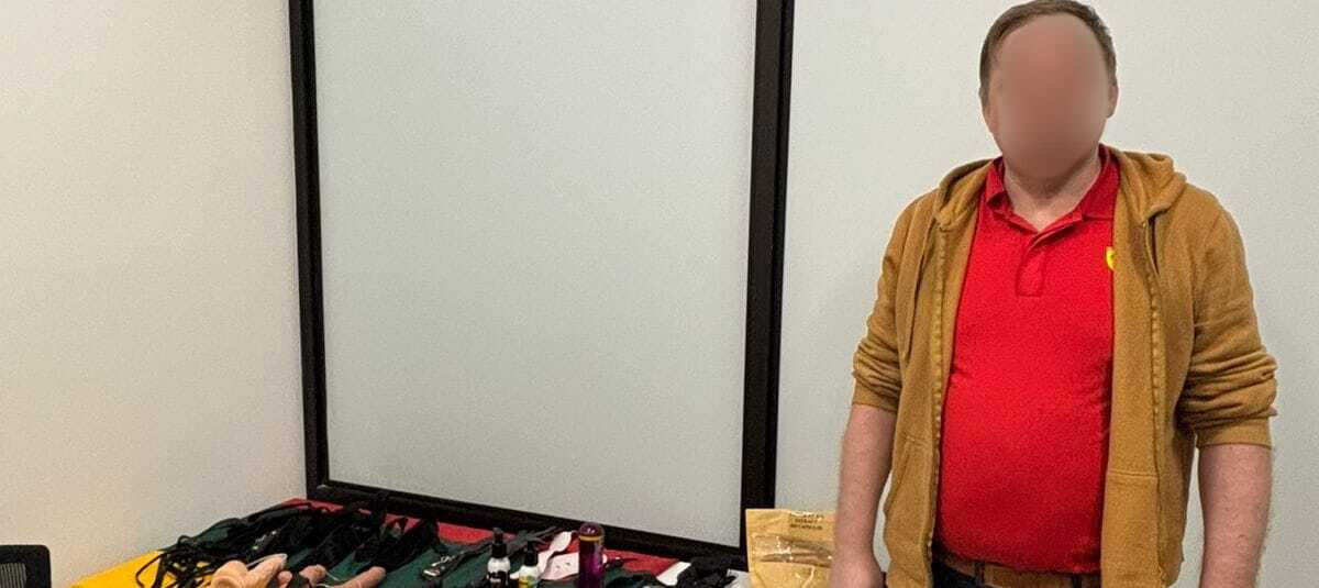 Lituano fue inadmitido en el Aeropuerto José María Córdova tras alertas en control migratorio