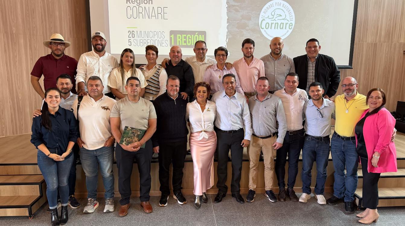 Cornare y alcaldes del Oriente firmaron acuerdo ambiental conjunto para proyectar el desarrollo del territorio